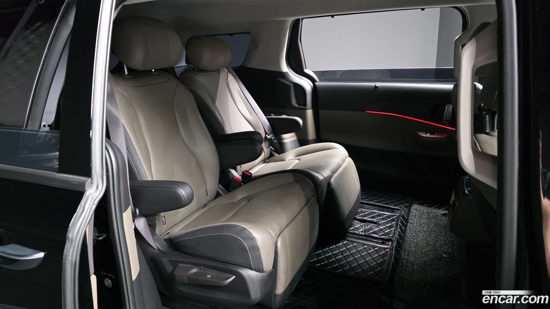 Main__Slider__Photo:Canival Kia 2024.9-11