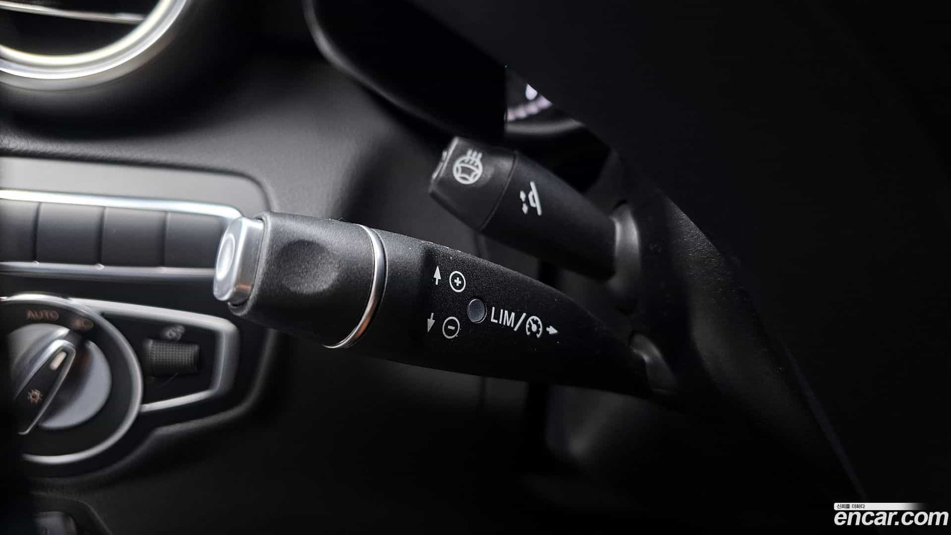 GLC-Class Mercedes-Benz 2017.4-OPTION-023