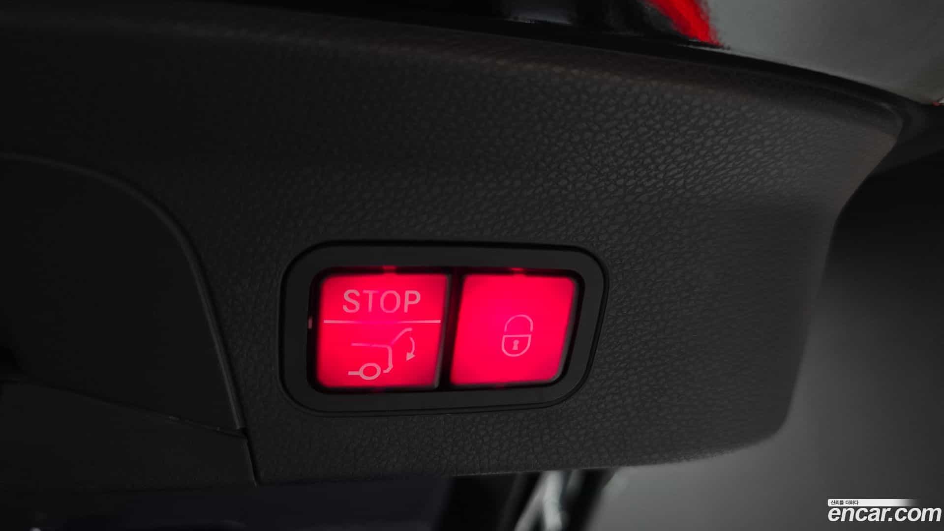 GLC-Class Mercedes-Benz 2017.4-OPTION-024