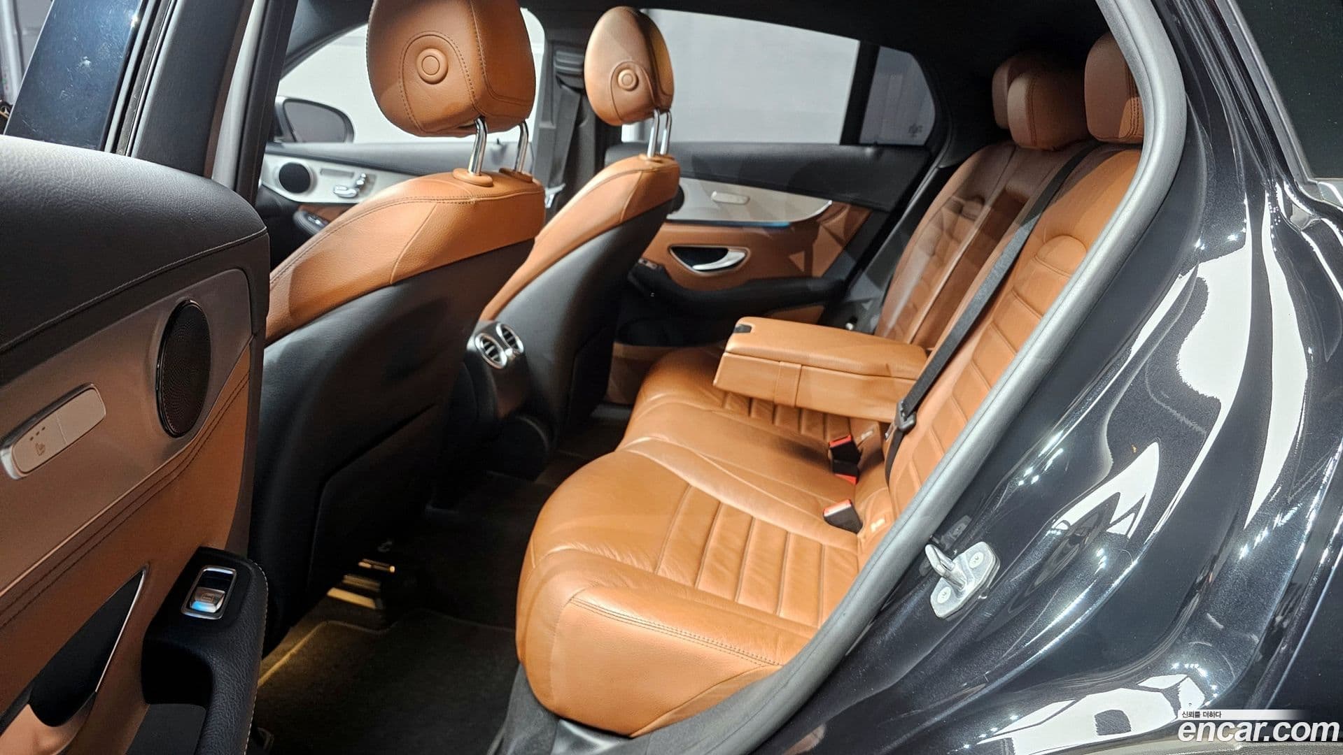 Main__Slider__Photo:GLC-Class Mercedes-Benz 2017.4-25