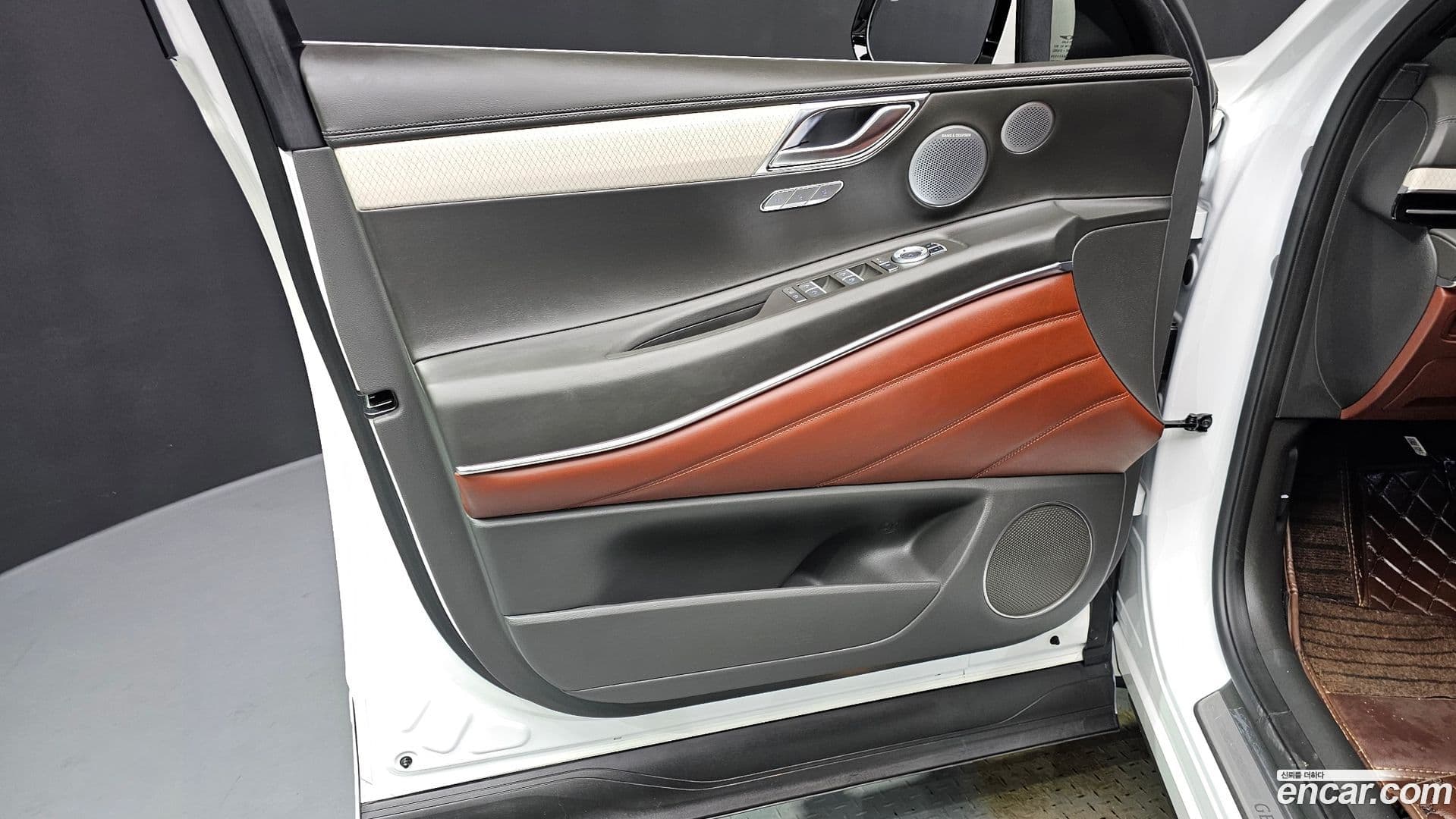Main__Slider__Photo:GV80 Genesis 2024.2-23