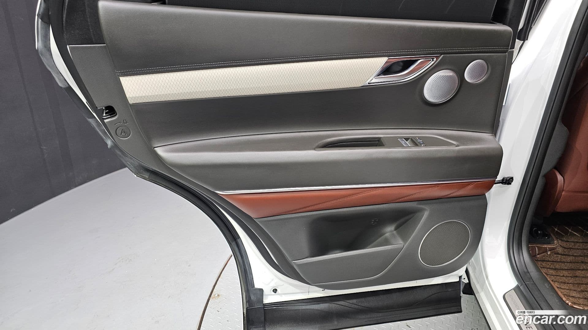 Main__Slider__Photo:GV80 Genesis 2024.2-24