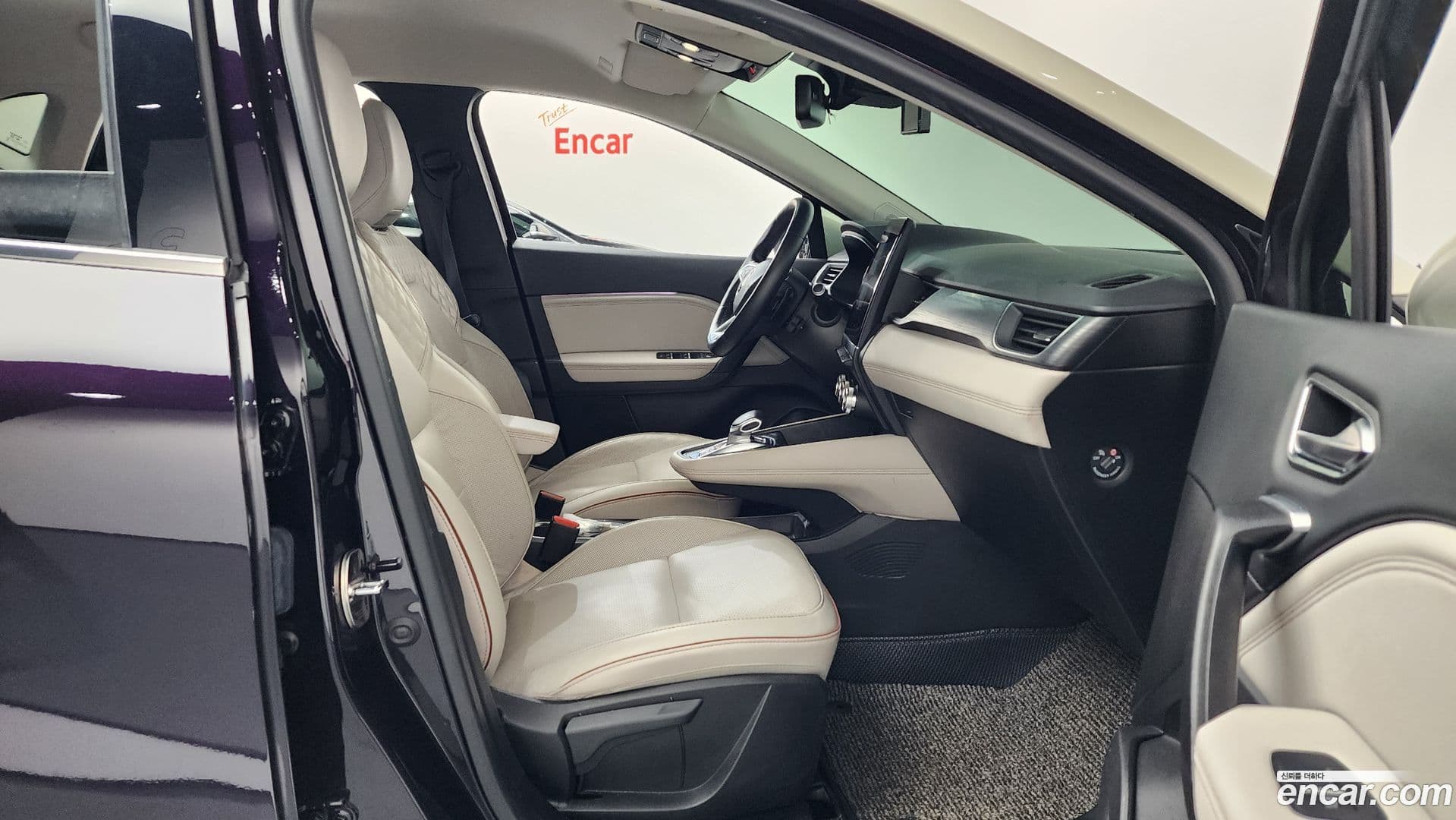 Main__Slider__Photo:Captur Renault Korea 2020.10-25
