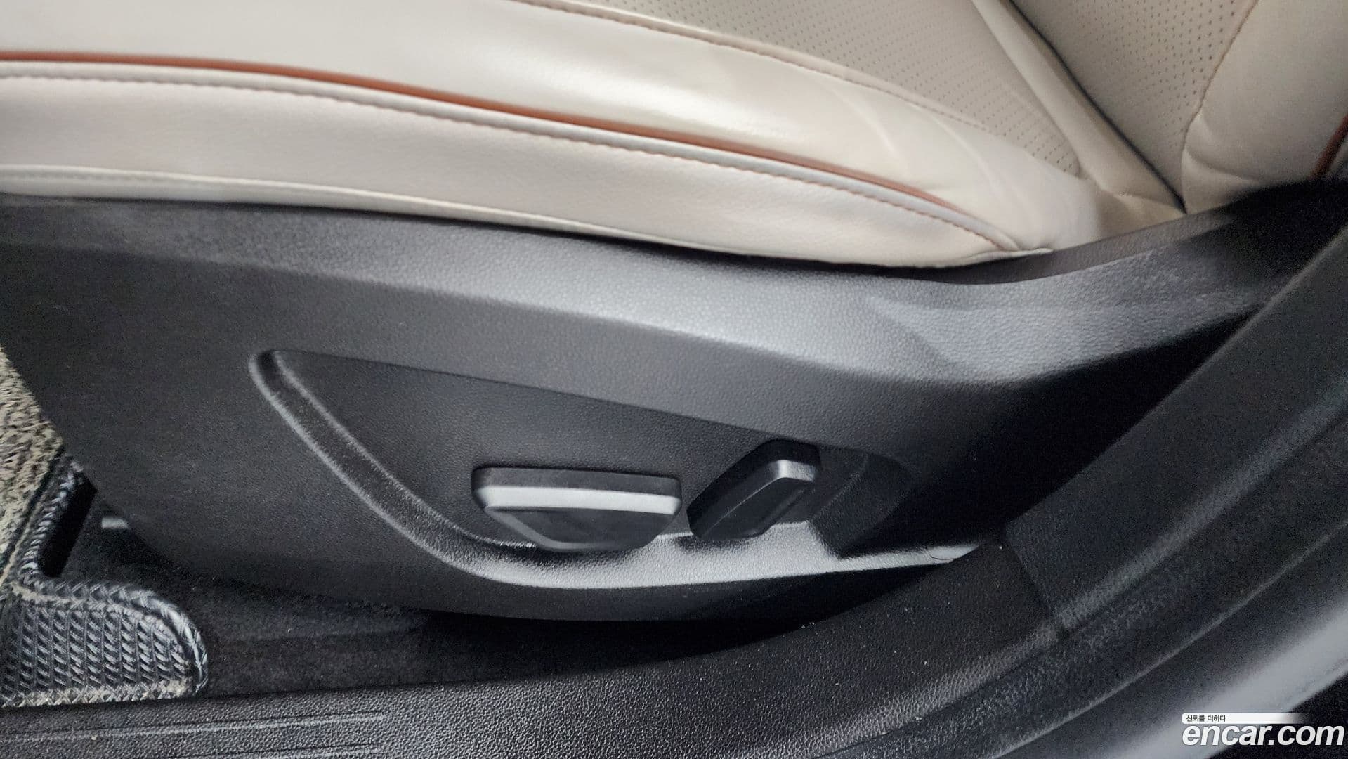 Main__Slider__Photo:Captur Renault Korea 2020.10-31