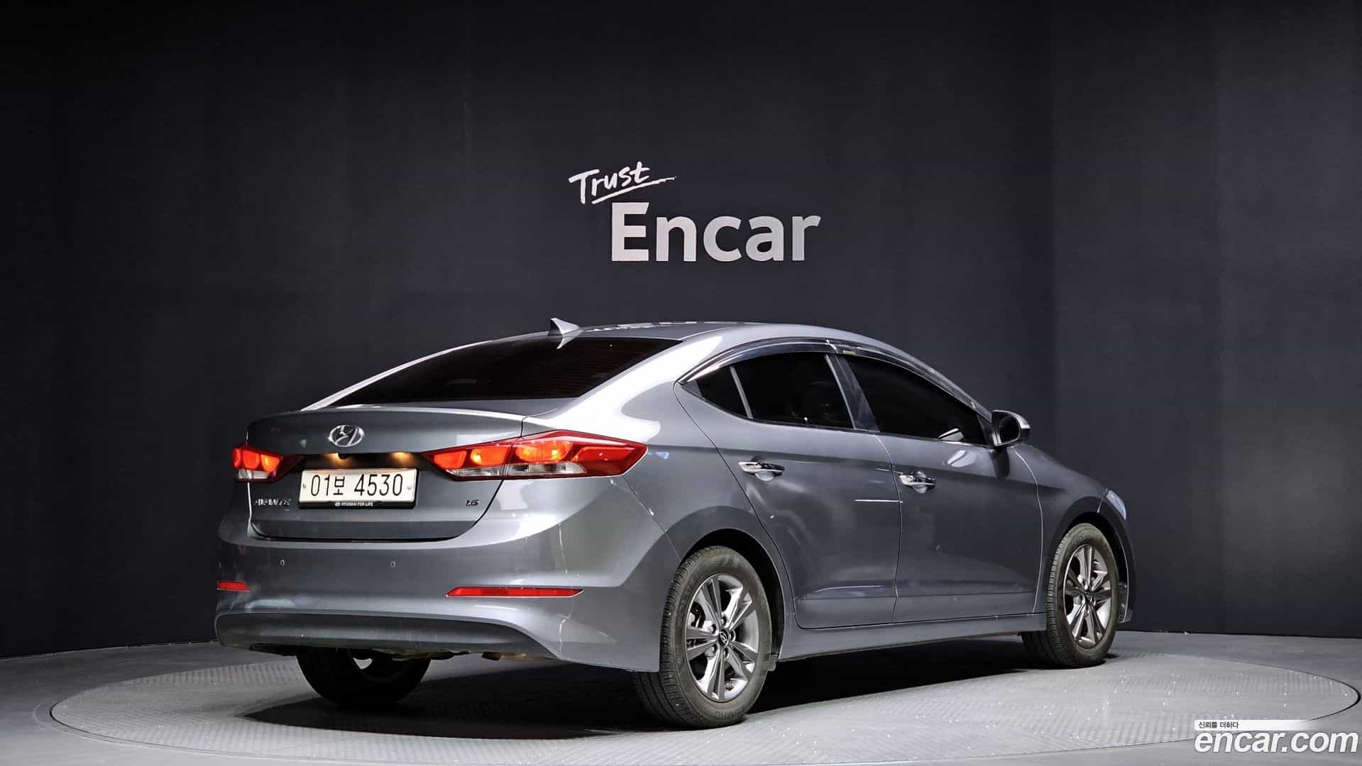 AVANTE Hyundai 2018.1-OUTER-002