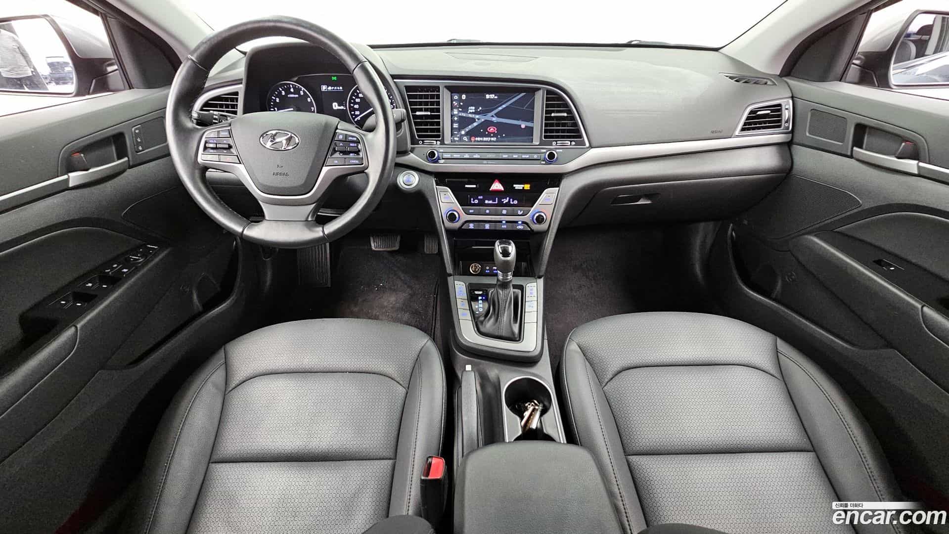 AVANTE Hyundai 2018.1-INNER-007