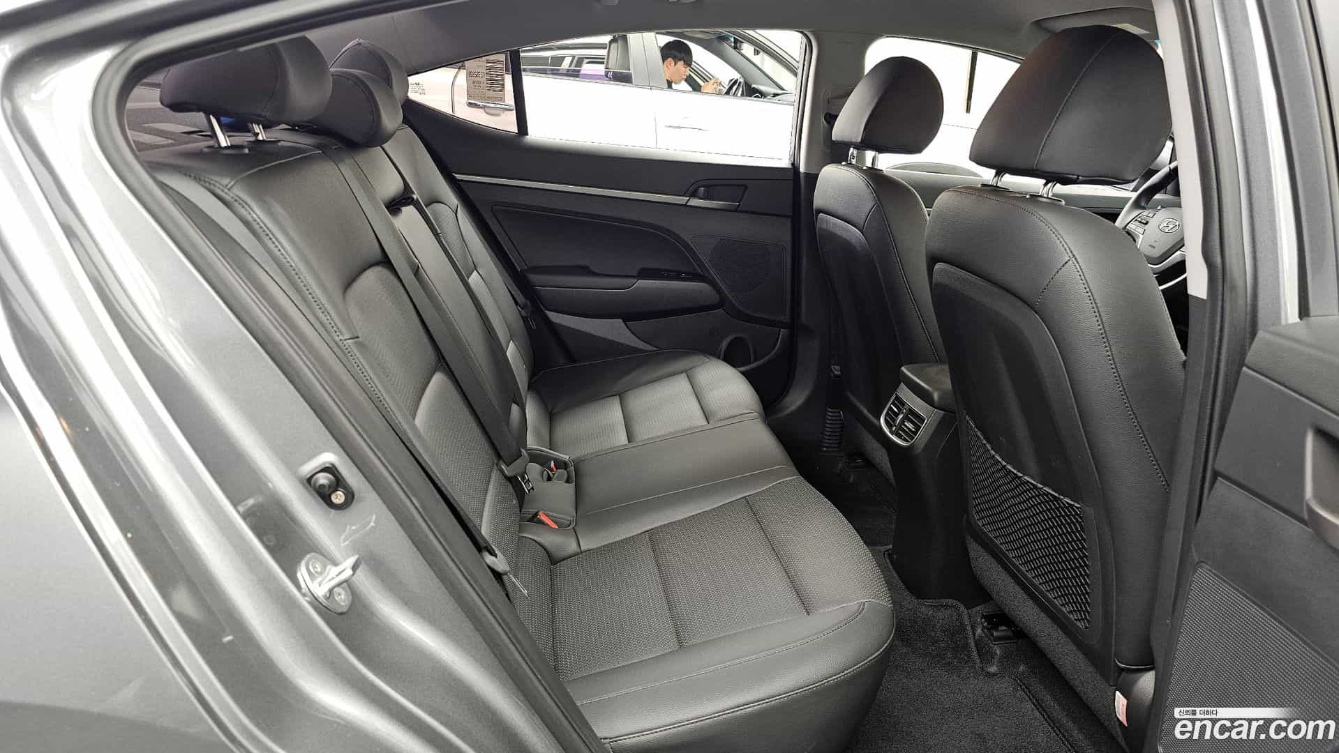 AVANTE Hyundai 2018.1-OPTION-016