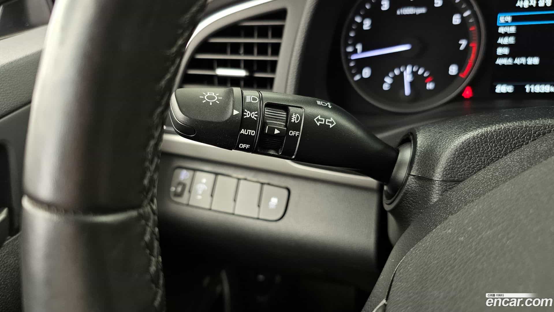 AVANTE Hyundai 2018.1-OPTION-018