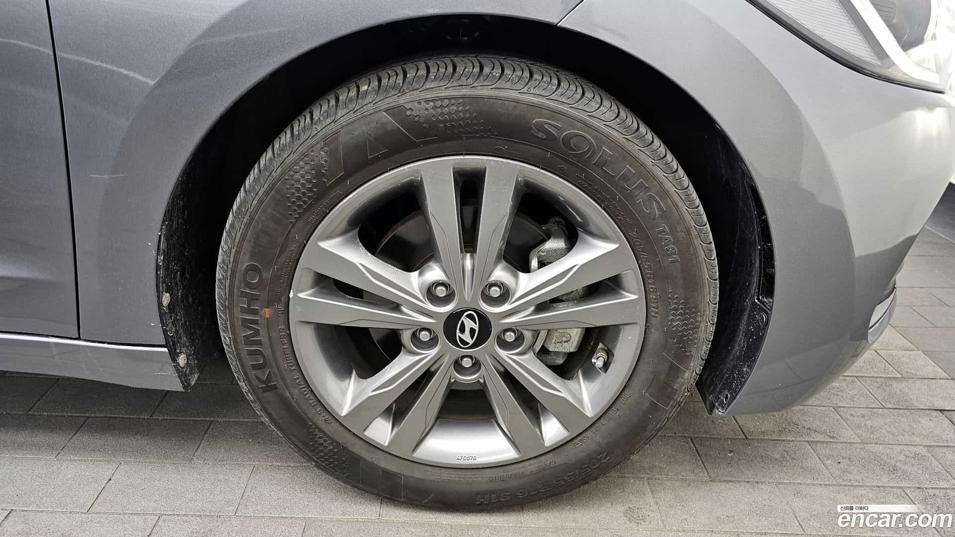 AVANTE Hyundai 2018.1-OUTER-031