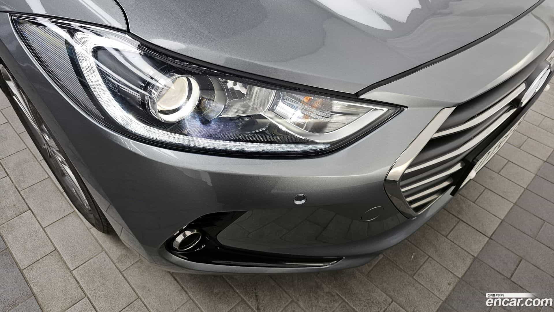 AVANTE Hyundai 2018.1-OUTER-032