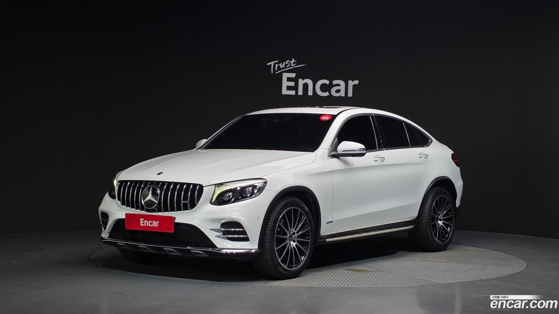 Main__Slider__Photo:GLC-Class Mercedes-Benz 2019.7-0