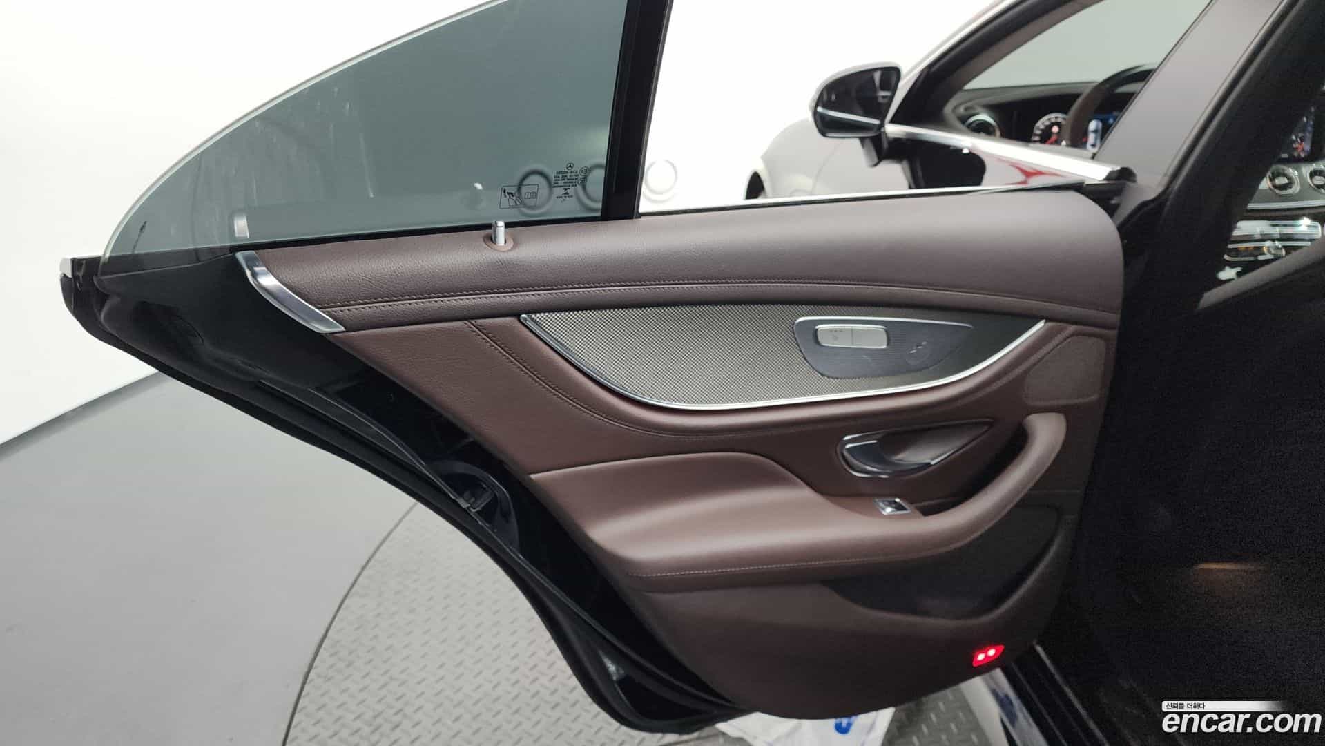 CLS-Class Mercedes-Benz 2018.11-INNER-035
