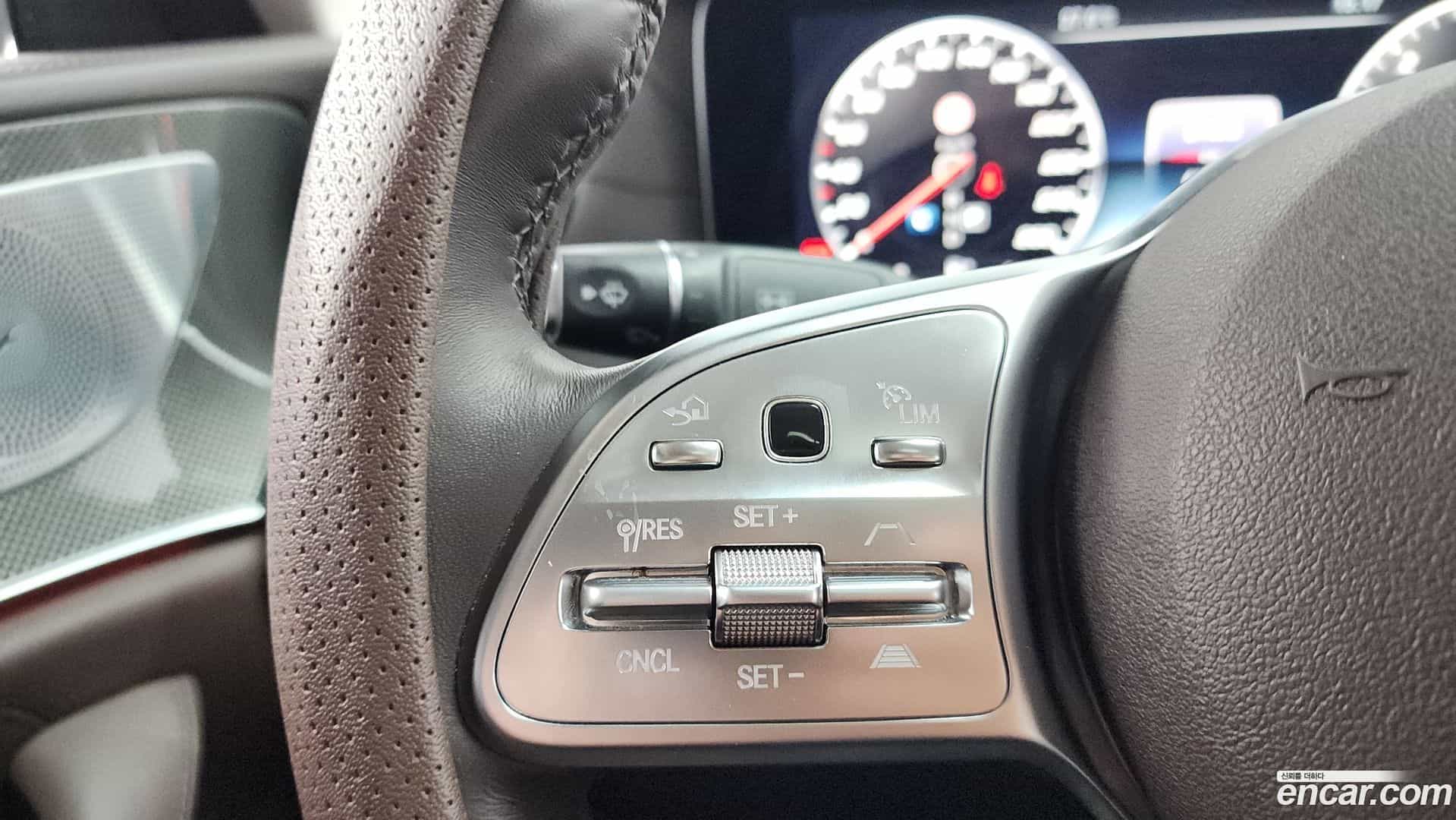 CLS-Class Mercedes-Benz 2018.11-OPTION-047