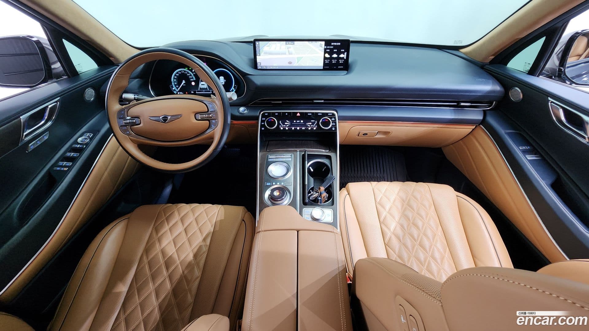 Main__Slider__Photo:GV80 Genesis 2022.3-6