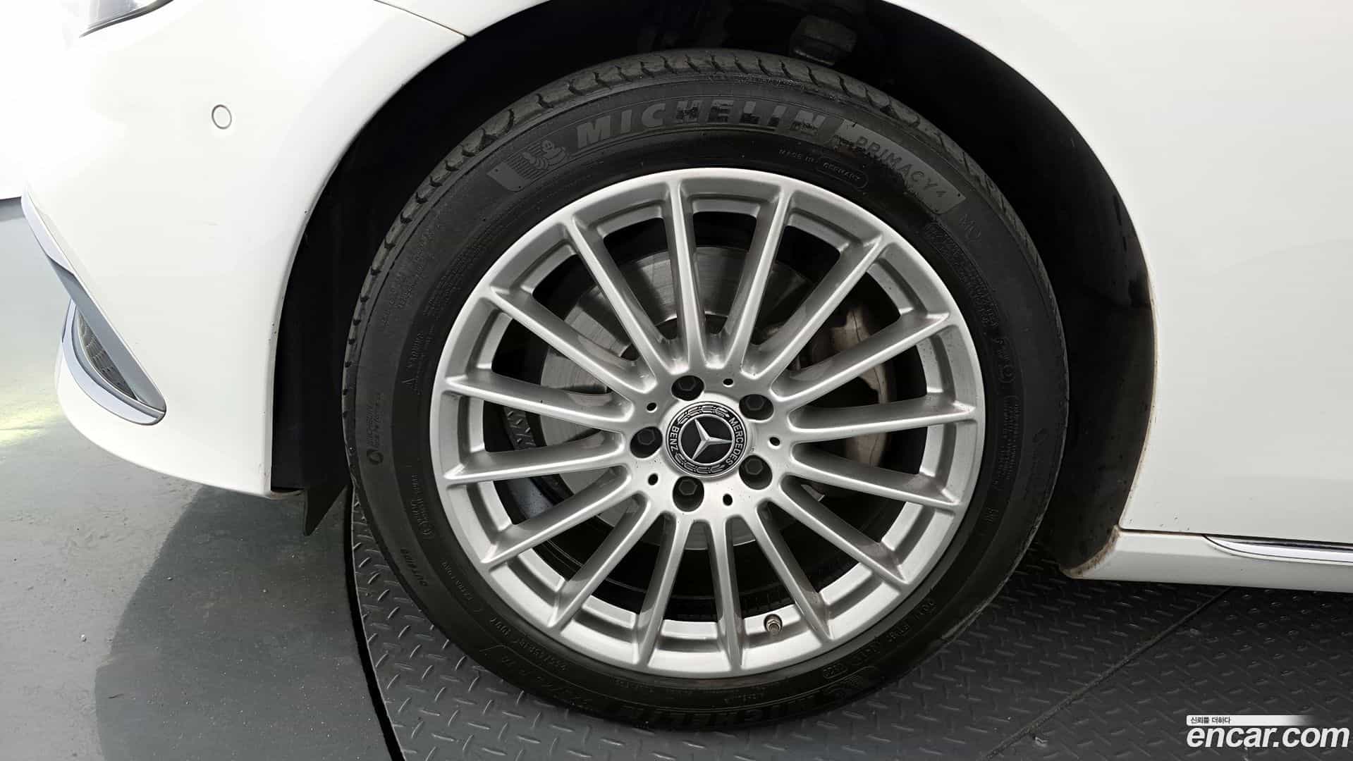 E-Class Mercedes-Benz 2022.4-OUTER-005