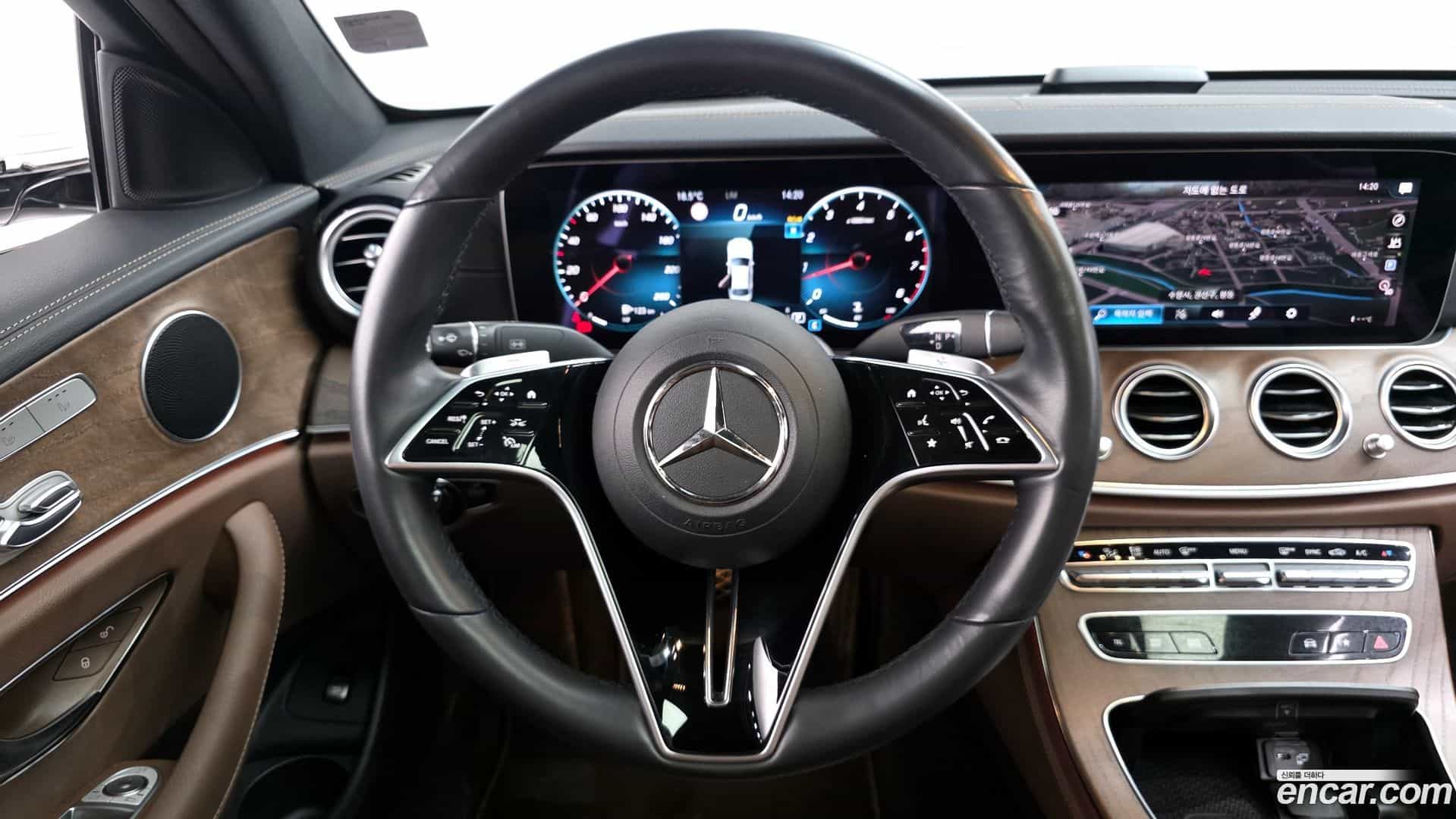 E-Class Mercedes-Benz 2022.4-OPTION-016