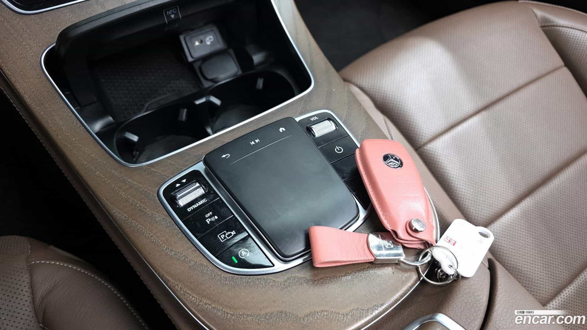 E-Class Mercedes-Benz 2022.4-OPTION-022