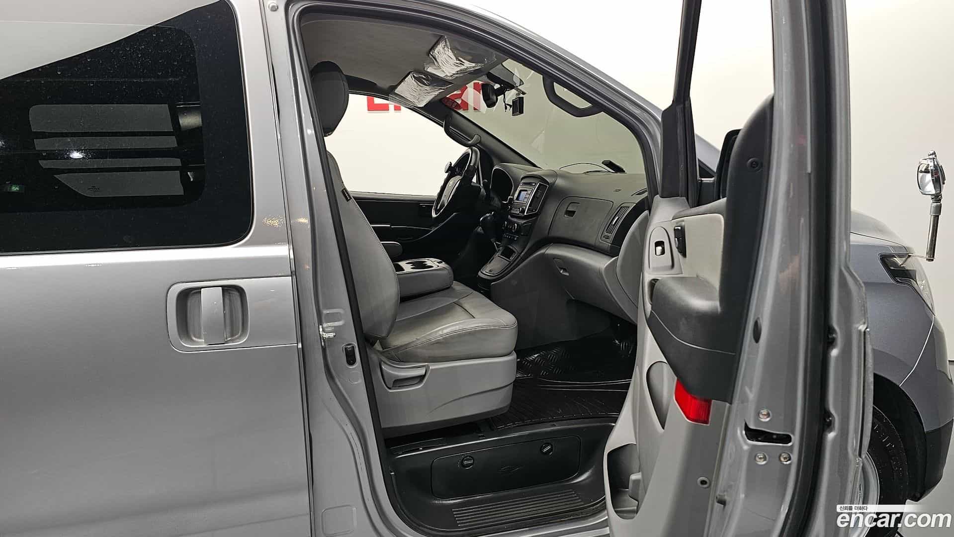 Starex Hyundai 2020.9-OPTION-016