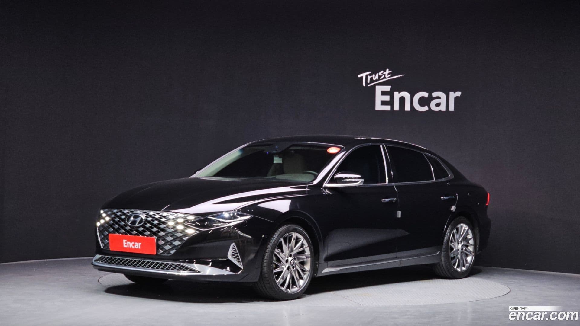 Main__Slider__Photo:Grandeur Hyundai 2022.6-0