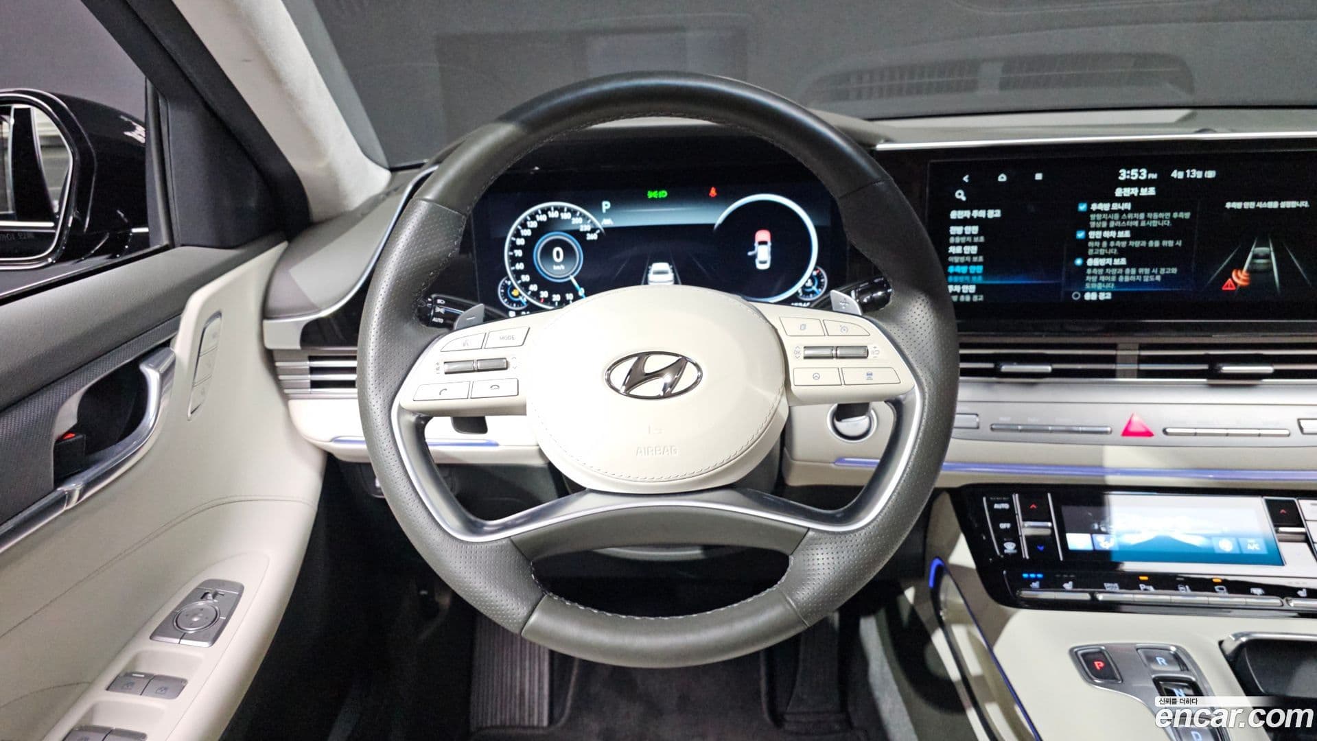Main__Slider__Photo:Grandeur Hyundai 2022.6-12