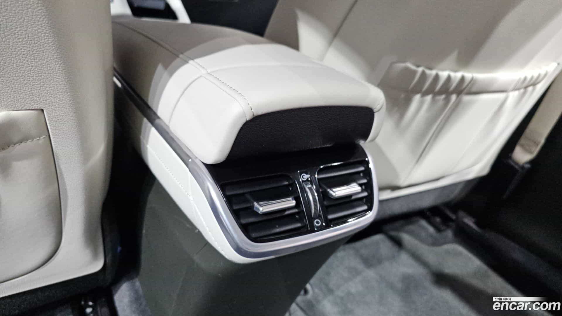 Grandeur Hyundai 2022.6-OPTION-046