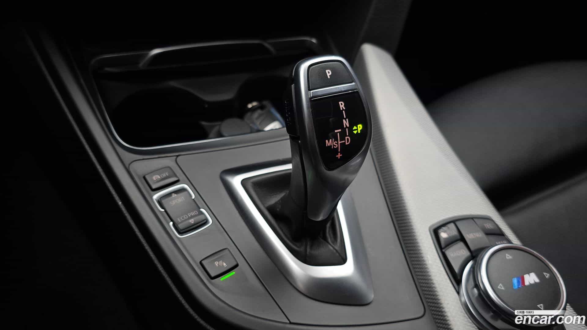 3-Series BMW 2015.11-INNER-009