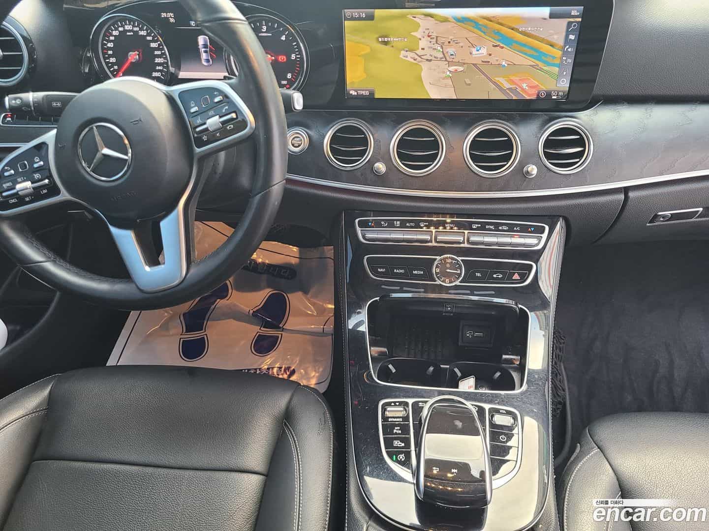 E-Class Mercedes-Benz 2019.8-OPTION-020