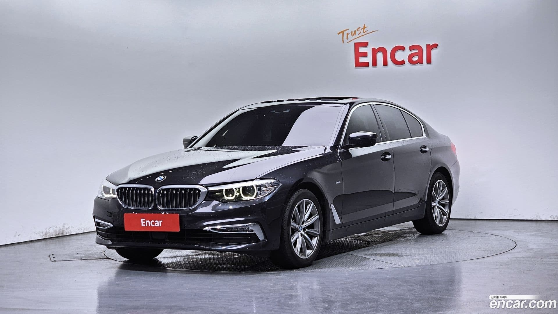 Main__Slider__Photo:5-Series BMW 2018.11-0