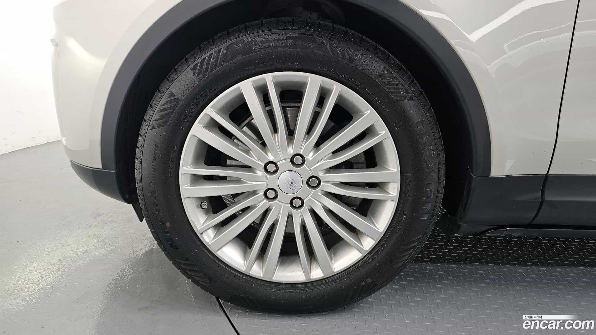 Discovery Land Rover 2017.9-OUTER-005