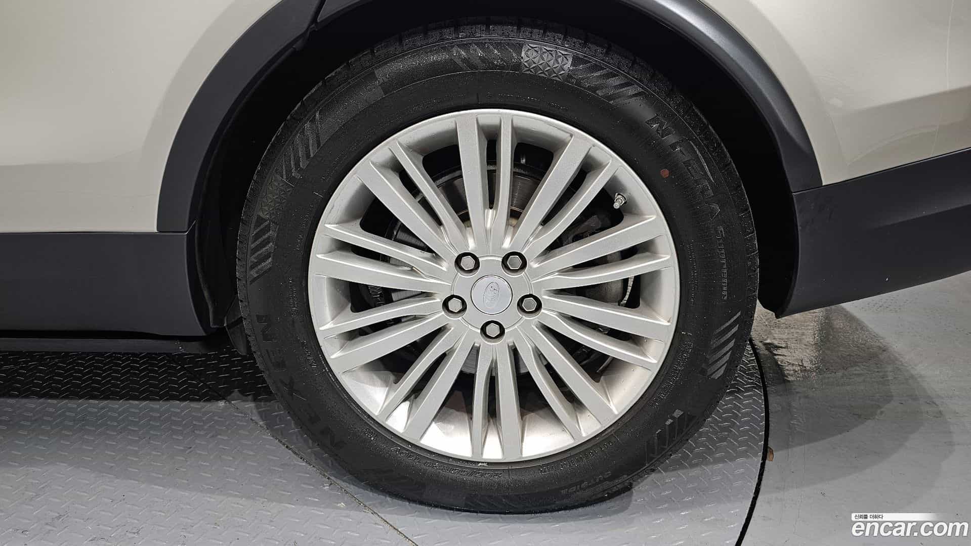 Discovery Land Rover 2017.9-OUTER-031