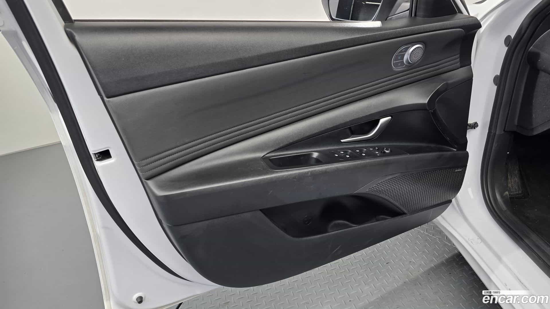 AVANTE Hyundai 2020.4-INNER-034
