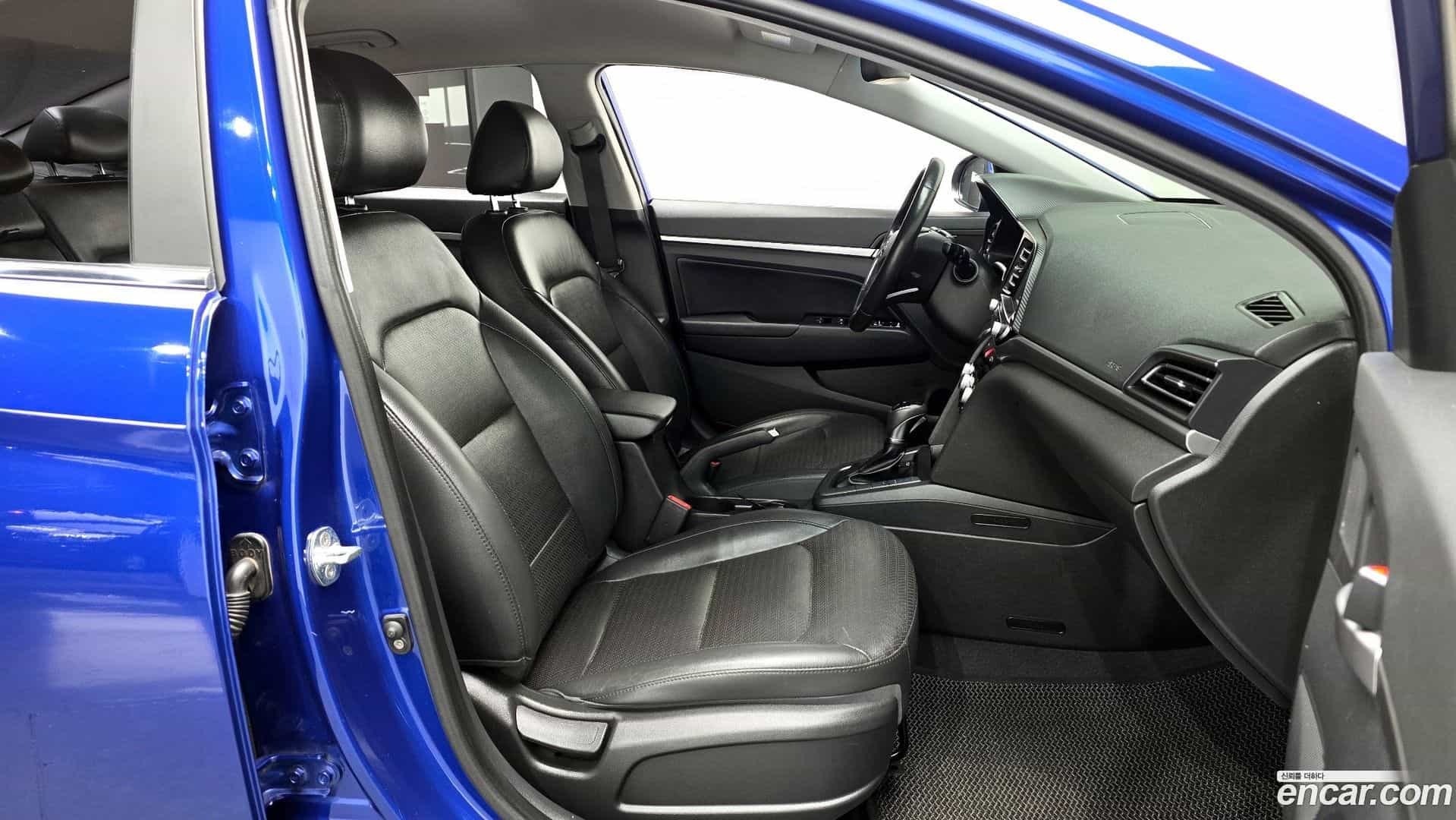 AVANTE Hyundai 2018.8-OPTION-015