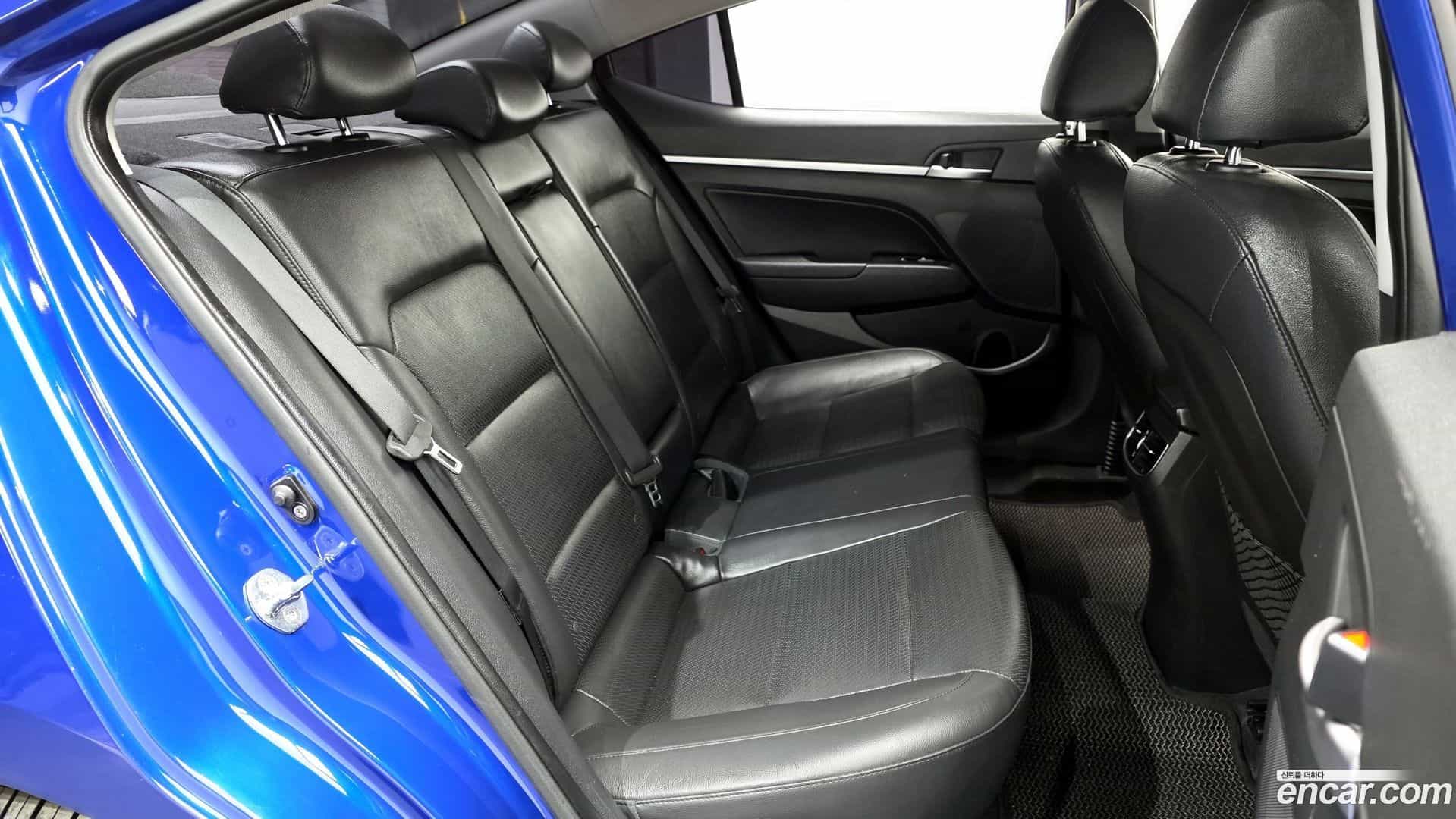 AVANTE Hyundai 2018.8-OPTION-016