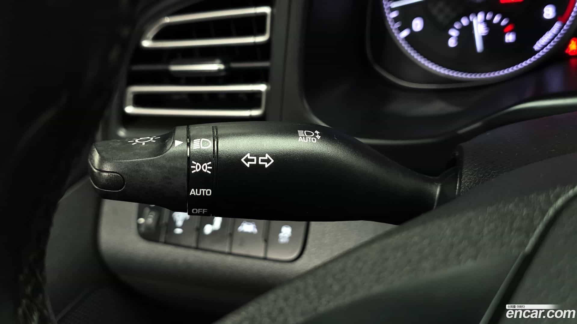 AVANTE Hyundai 2018.8-OPTION-020