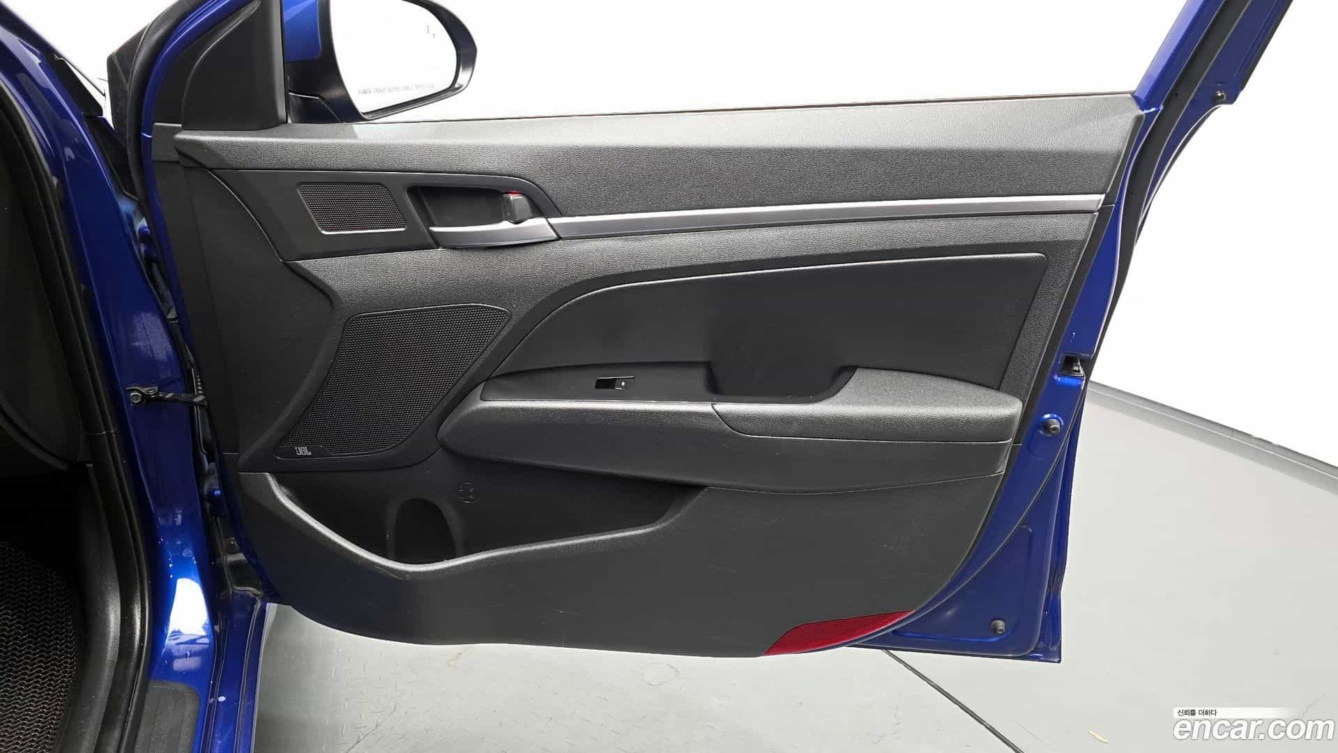 AVANTE Hyundai 2018.8-INNER-035