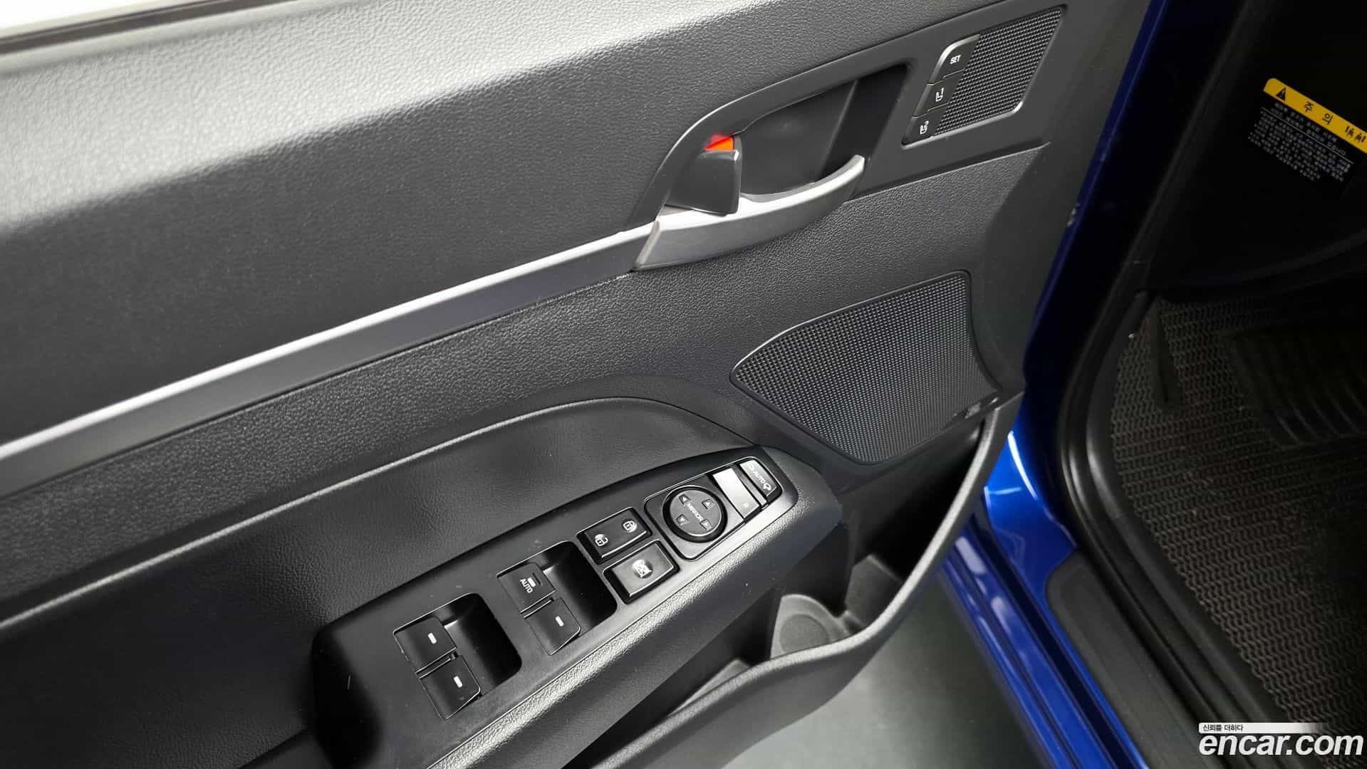 AVANTE Hyundai 2018.8-OPTION-041