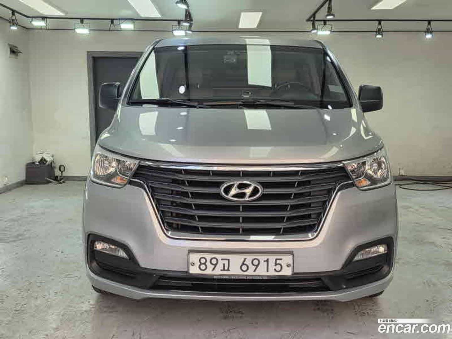 Starex Hyundai 2019.6-OUTER-001
