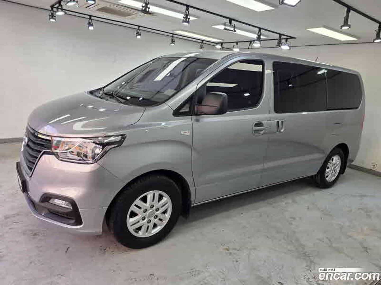 Starex Hyundai 2019.6-OUTER-003
