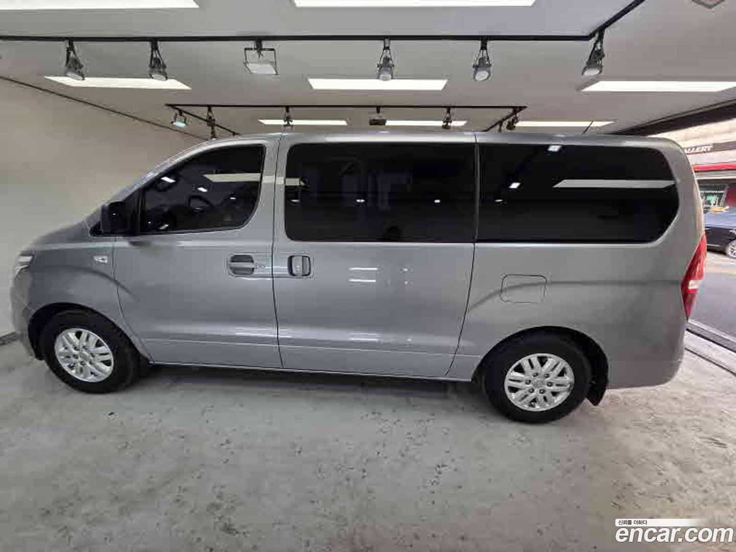 Starex Hyundai 2019.6-OUTER-005