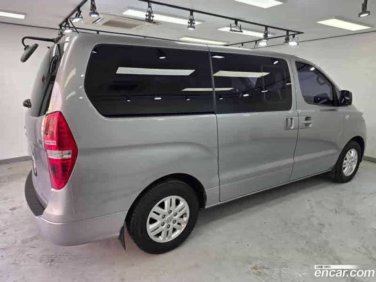 Starex Hyundai 2019.6-OUTER-006