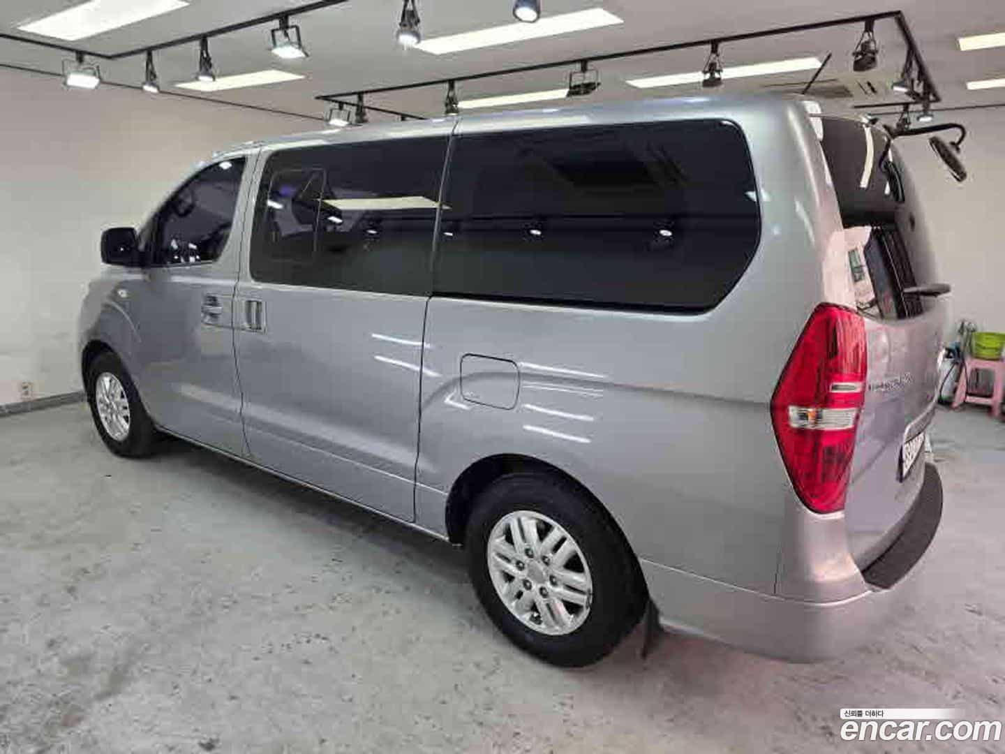 Starex Hyundai 2019.6-INNER-007