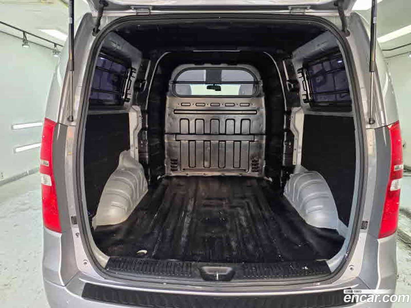 Starex Hyundai 2019.6-INNER-008