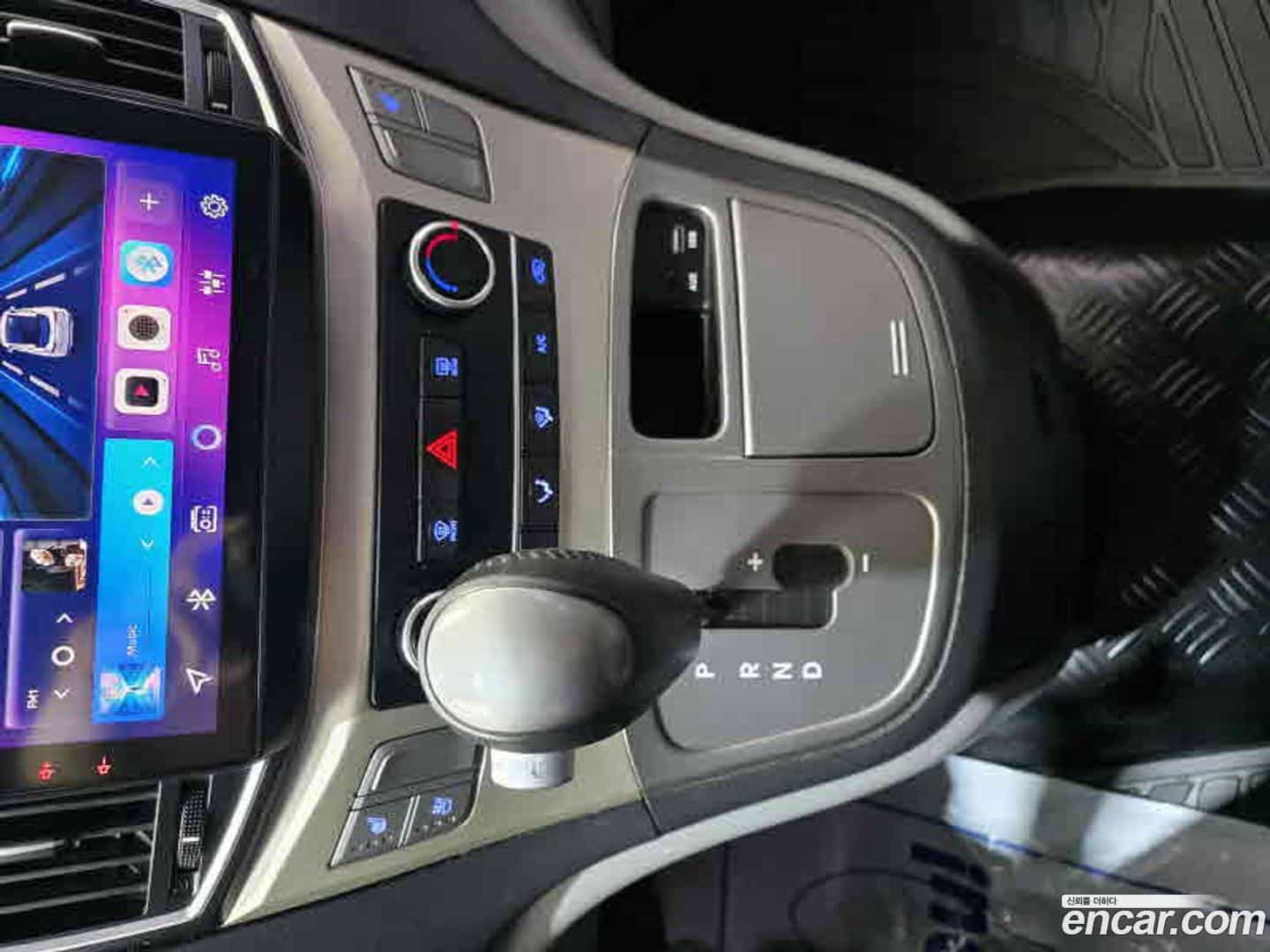 Starex Hyundai 2019.6-OPTION-016