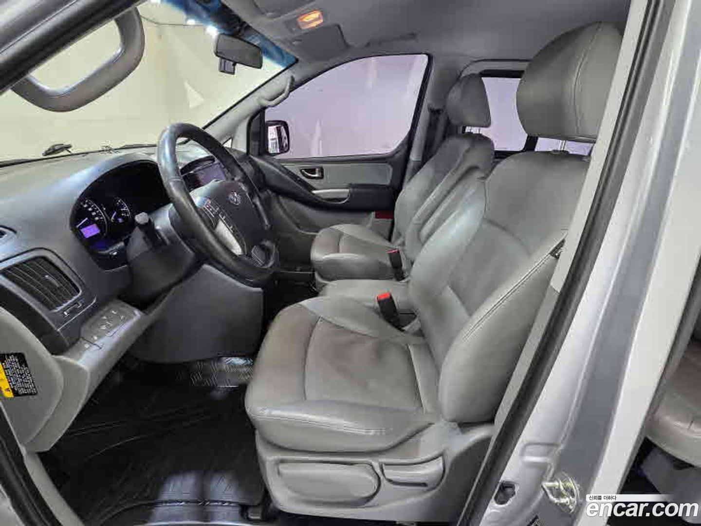 Starex Hyundai 2019.6-OPTION-022