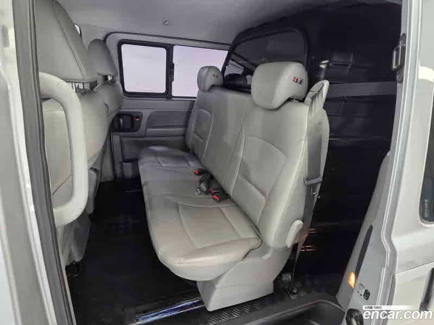 Starex Hyundai 2019.6-OPTION-023
