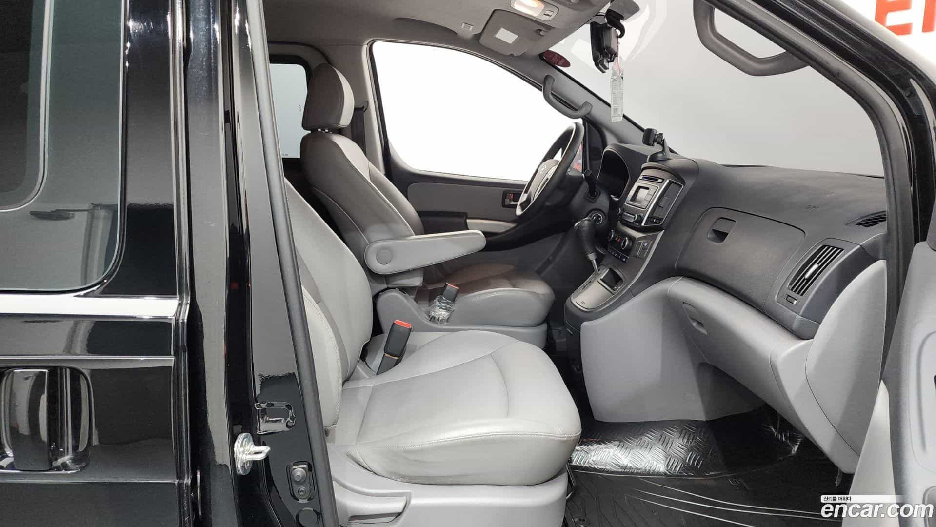 Starex Hyundai 2019.11-INNER-036