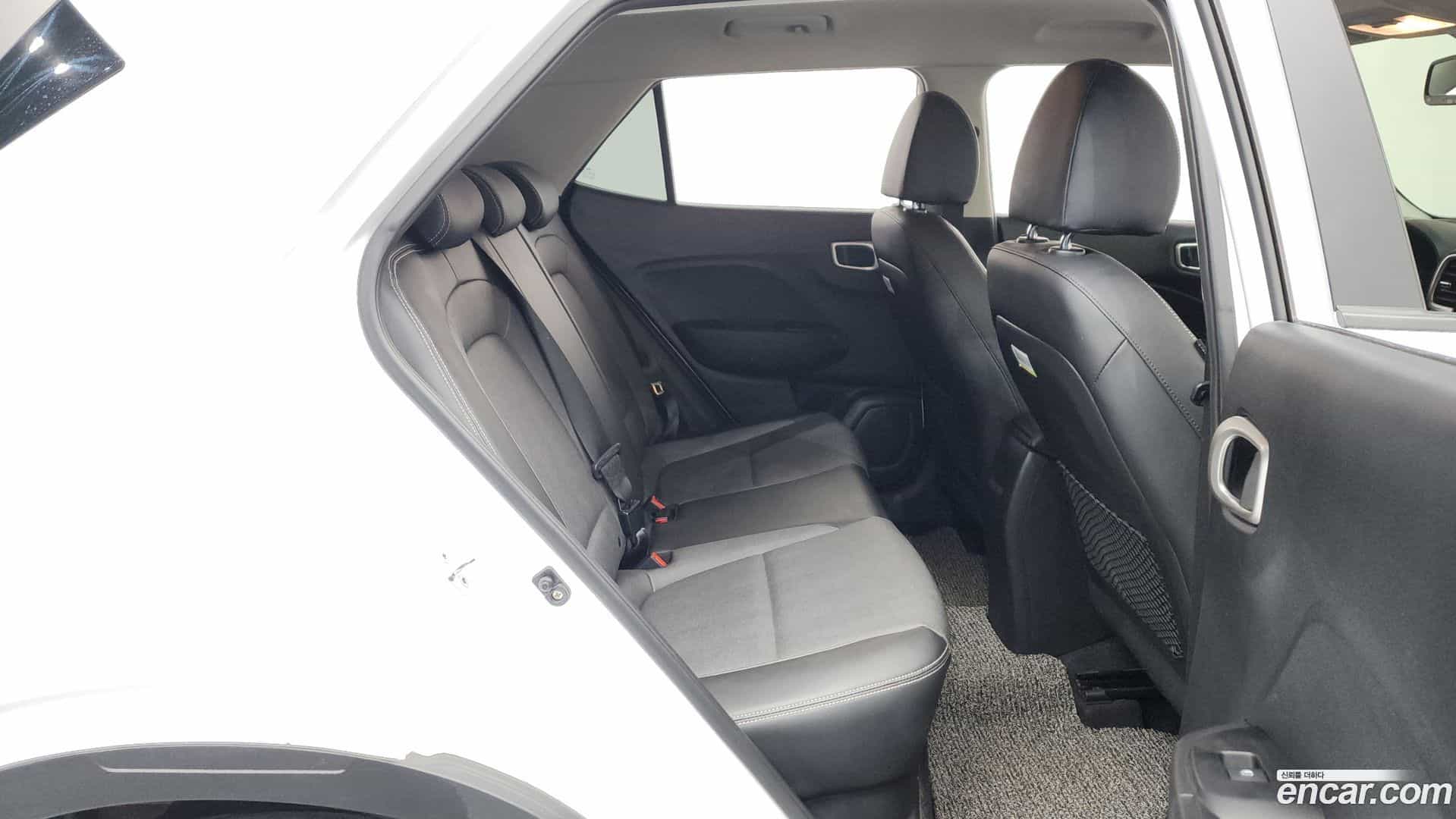 Venue Hyundai 2019.10-INNER-036