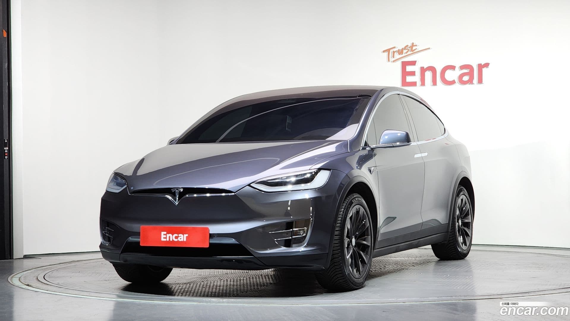 Main__Slider__Photo:Model X Tesla 2020.11-0