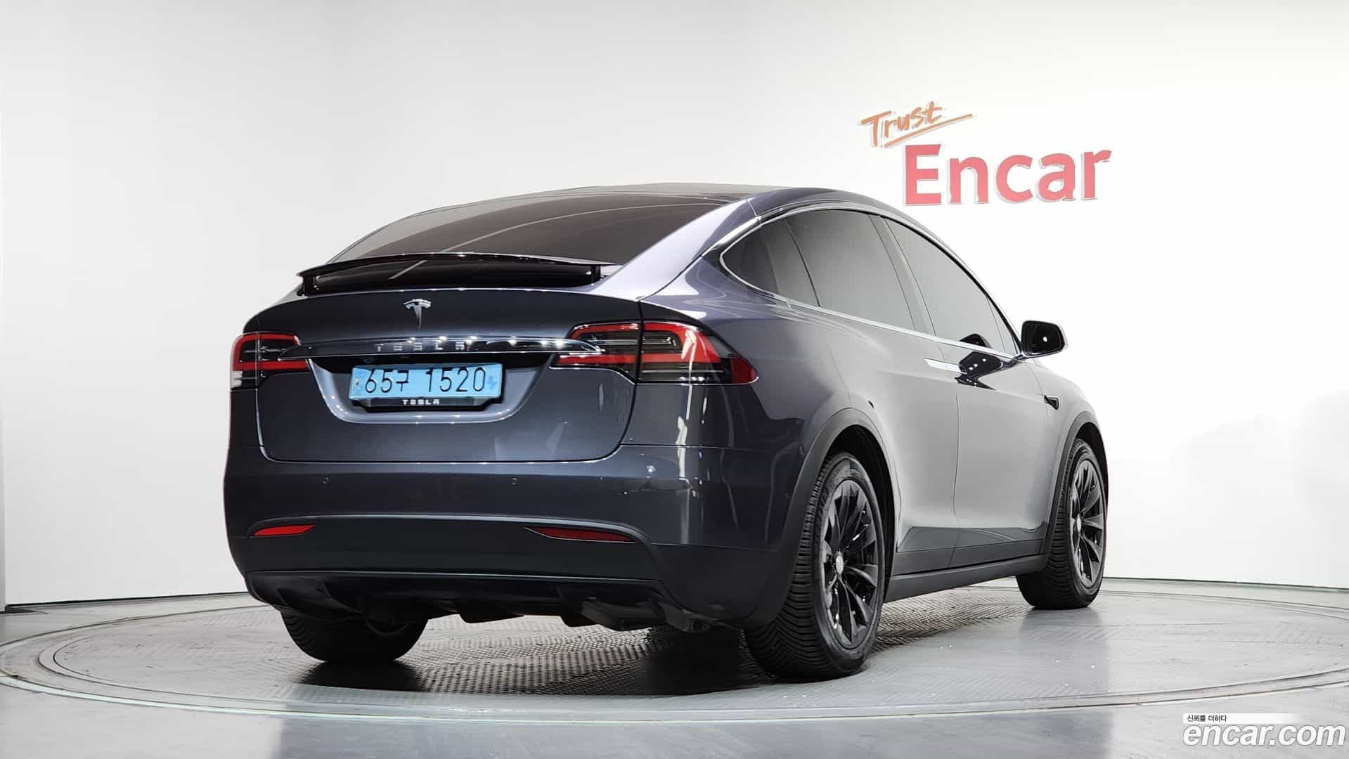 Model X Tesla 2020.11-OUTER-002