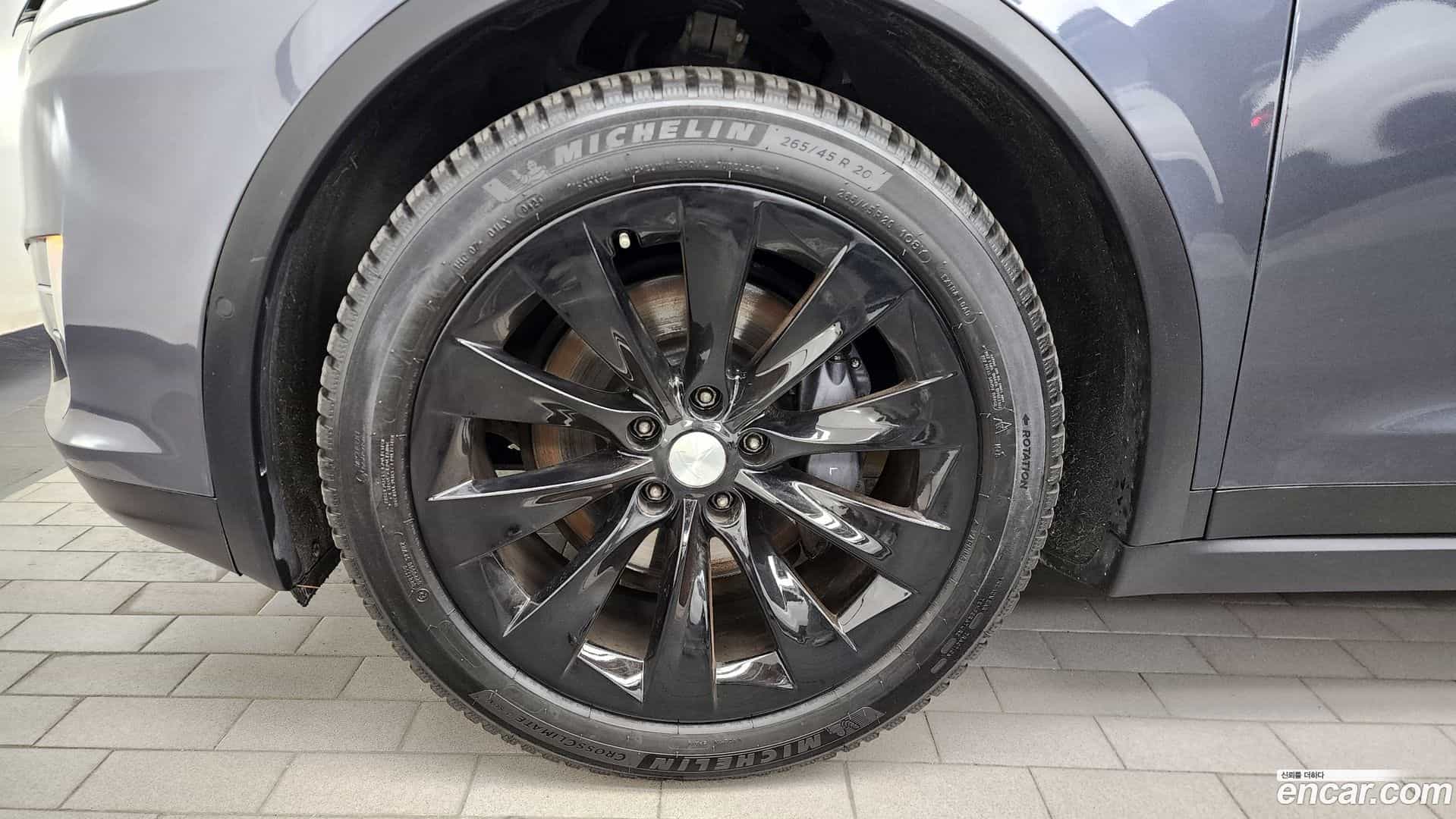 Model X Tesla 2020.11-OUTER-005